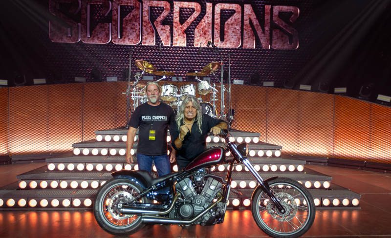 <small>Indian Scout  par Unique Custom Cycles <br>pour</small>MIKKEY DEE